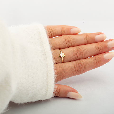 14K Solid Gold Clover Pedal Ring - Elegant Lucky Charm Jewelry