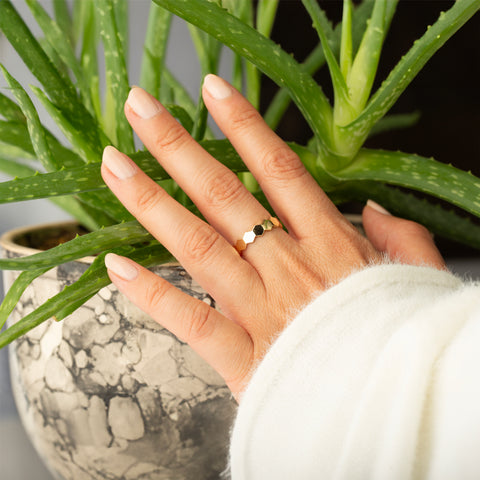 14K Solid Gold Honeycomb Band Ring - Nature-Inspired Elegance