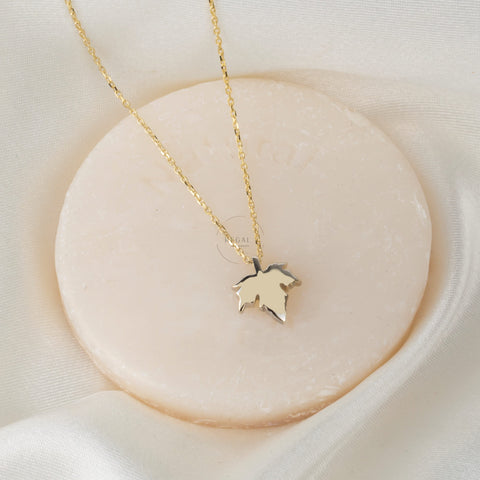 14K Solid Gold Maple Leaf Necklace - Nature-Inspired Elegance