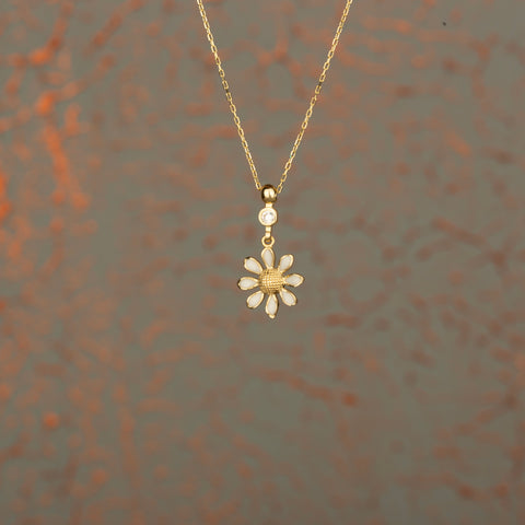 14K Gold Enamel Daisy Necklace - Nature-Inspired Elegance