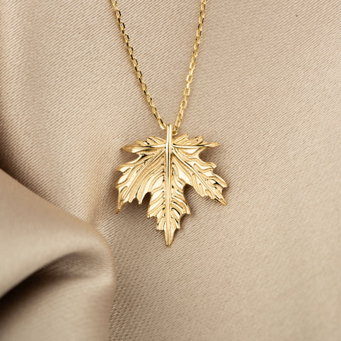 14K Solid Gold Autumn Leaf Necklace - Nature-Inspired Elegance