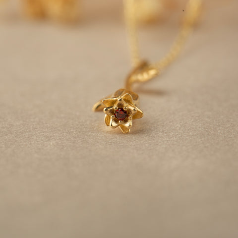 14K Solid Gold Elegant Rose Flower Necklace - A Symbol of Love and Beauty