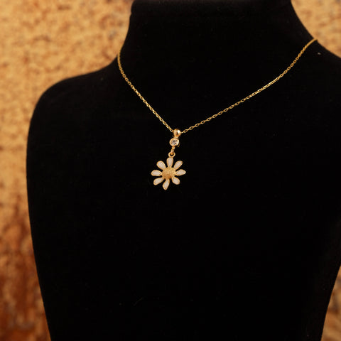 14K Gold Enamel Daisy Necklace - Nature-Inspired Elegance