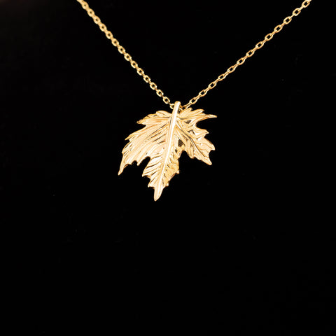 14K Solid Gold Autumn Leaf Necklace - Nature-Inspired Elegance