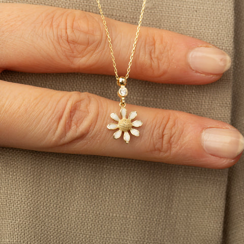 14K Gold Enamel Daisy Necklace - Nature-Inspired Elegance