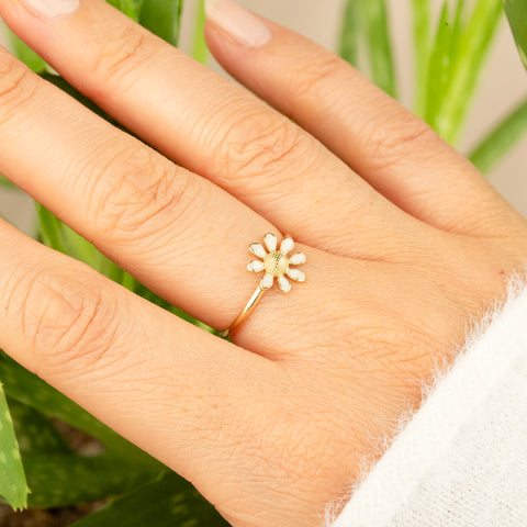 14K Gold White Daisy Flower Ring - Whimsical Elegance in Bloom