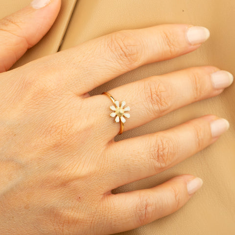 14K Gold White Daisy Flower Ring - Whimsical Elegance in Bloom