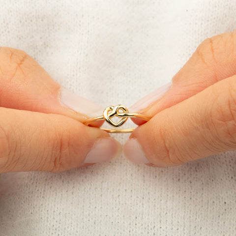 14K Gold Twisted Heart Knot Ring - A Blend of Love and Elegance