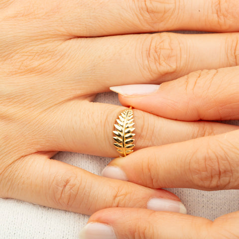 14K Solid Gold Leaf Branch Ring - Nature-Inspired Elegance