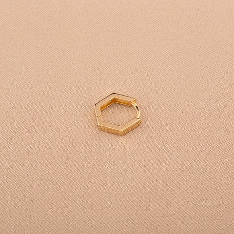 14K Gold Pentagon Huggie Earrings - Geometric Elegance