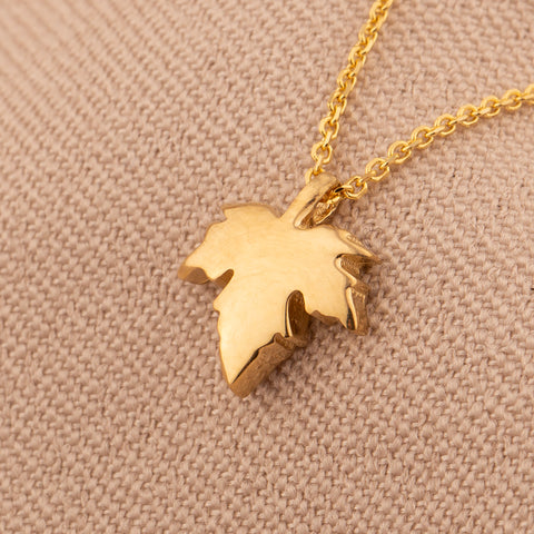 14K Solid Gold Maple Leaf Necklace - Nature-Inspired Elegance