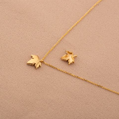 14K Solid Gold Maple Leaf Necklace - Nature-Inspired Elegance