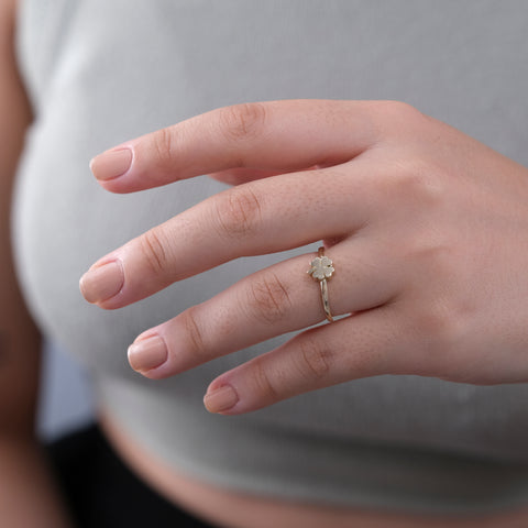 14K Solid Gold Clover Pedal Ring - Elegant Lucky Charm Jewelry