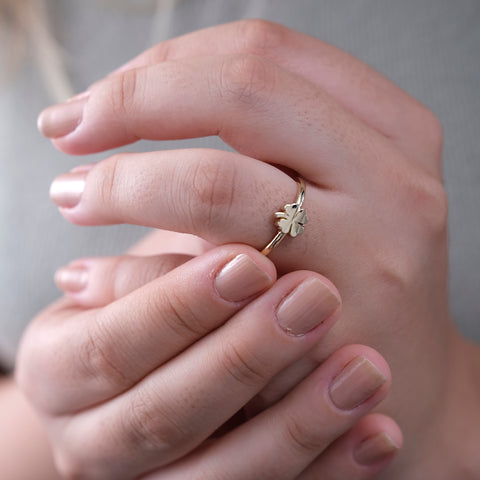 14K Solid Gold Clover Pedal Ring - Elegant Lucky Charm Jewelry