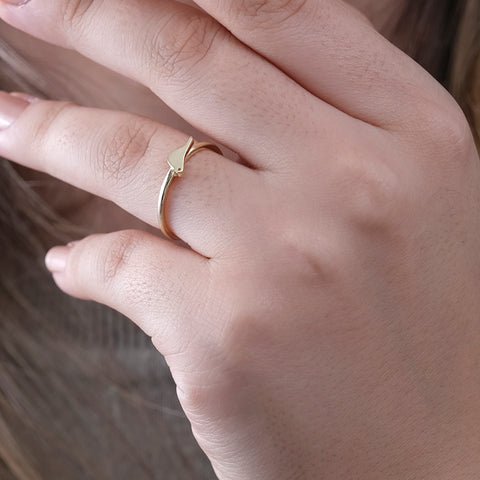 14K Gold Delicate Bird Ring - Charming and Elegant Jewelry